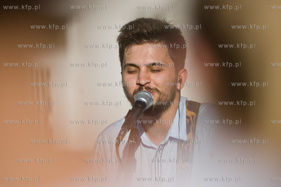 Plac Przyjaciol Sopotu. Charytatywny wystep Artema...