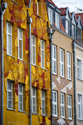 Gdansk. Odnowione fasady kamienic przy ulicy Szerokiej.
09.02.2015
fot....