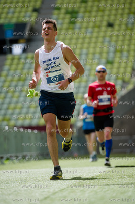 Zawodnicy na trasie I PZU Gdansk Maraton.
17.05.2015
fot....