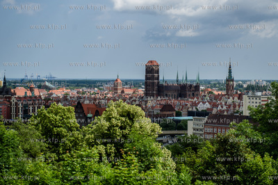 Gdansk. Biskupia Gorka. Zabytkowy budynek dawnego Schroniska...