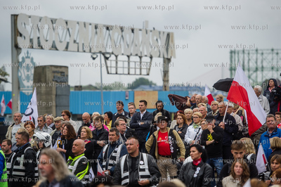 Gdańsk. Manifestacja Komitetu Obrony Demokracji pod...