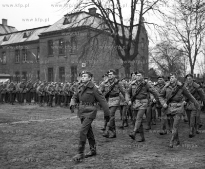 Przysiega wojskowa zolnierzy jednostki niebieskich...
