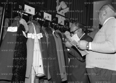 Giełda towarowa w Domu Rzemiosła w Gdyni. 
12.09.1971
wrzesien1971_z.kosycarz_p30
Fot....