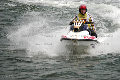 Mistrzostwa Polski Skuterow Wodnych przy molo w Brzeznie...