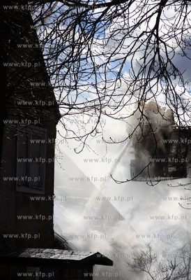 Pozar domu przy ulicy Trugutta 87 w Gdansku - Wrzeszczu....