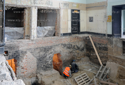 Trwa Remont i przebudowa dworca kolejowego Gdynia Glowna,...