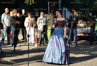 Pierwsze urodziny Galerii Warzywniak mieszczacej sie...