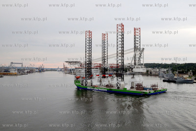 Zbudowany w Gdyni  przez Stocznie CRIST Innovation...