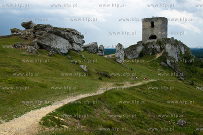 Zamek Krolewski Olsztyn kolo Czestochowy. Zbudowany...