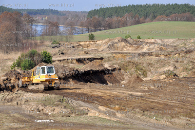 Koscierzyna. Nielegalne wyrobisko piachu i dzikie wysypisko...