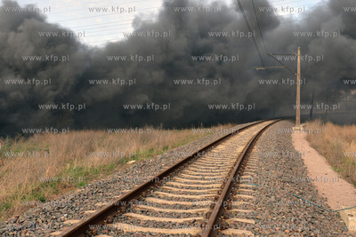 Pozar malarni firmy Indusco przy ul. Hutniczej w Gdyni,...