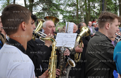 Tysiące pielgrzymów uczestniczyło w drodze krzyżowej...