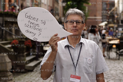 Gdańsk. Biblioteka na ul. Mariackiej. Narodowe czytanie...
