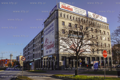 Gdańsk. Siedziba NSZZ Solidarność z wywieszonymi...