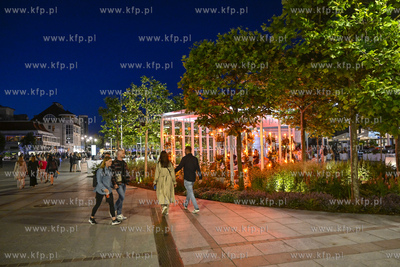 Sopot. Plac Przyjaciół Sopotu po rewitalizacji. Na...