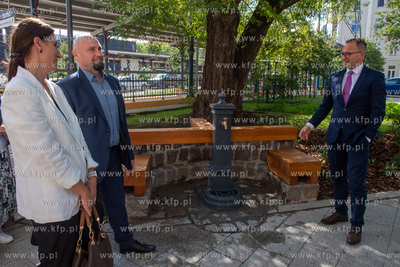 Spacer z radnymi z okazji otwarcia nowego woonerfu...