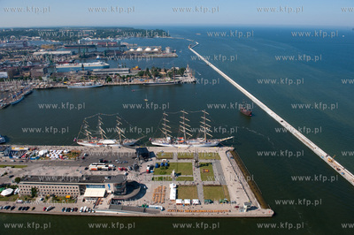 Tall Ships' Races 2009 w Gdyni z lotu ptaka. Zlot Wielkich...