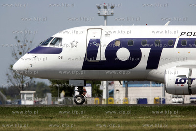 Lotnisko im. Lecha Walesy w Gdansku Rebiechowie. Samolot...