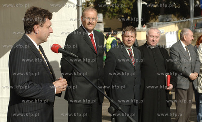 Wmurowanie Kamienia Wegielnego pod budynek nowego Centrum...