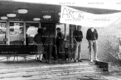 Strajk studentow Uniwersytetu Gdanskiego. Przewodniczacym...