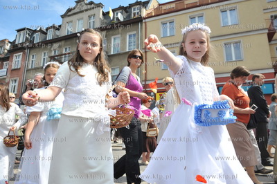 Procesja Bozego Ciala na ul. Dmowskiego w Gdansku Wrzeszczu....