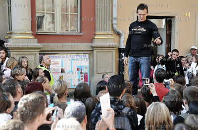Gdansk. Dlugi Targ. Happening pt Aktorzy Przyjechali...