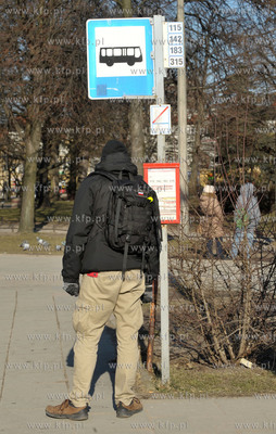 Gdansk. Przystanek autobusowy na Targu Rakowym. 17.02.2015...