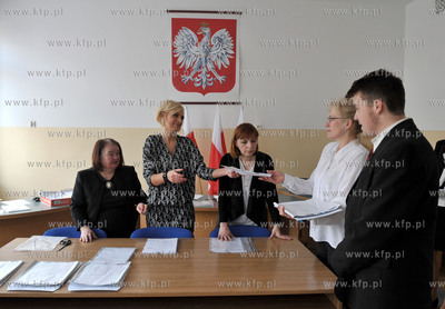 Egzamin gimnazjalny w gimnazjum nr 12 im Marii Sklodowksiej-Curie...