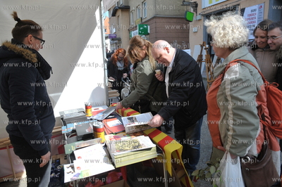 Oliwskie Święto Ksiazki zorganizowanie przez fundacje...