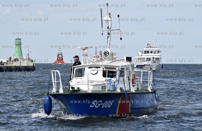 Gdańsk. Nowy Port.  Martwa Wisła. Kanał portowy...