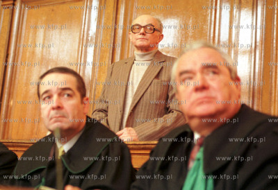 Proces grudnia 70. Stanislaw Kociolek na lawie oskarzonych,...