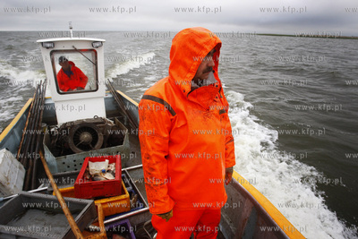 Zalew Wislany. Rybacy z Katow Rybackich Henryk Derkowski...