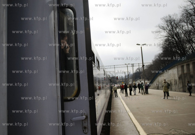 Gdansk. Dworzec Glowny. Protest kolejarzy, ktorzy domagaja...