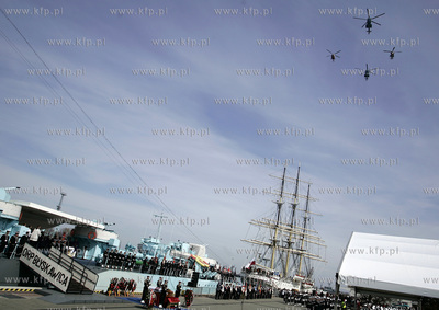 Gdynia.  Uroczystosci zalobne dowodcy Marynarki Wojennej...
