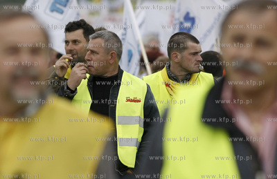 Gdansk. Demonstracja ponad 3 tys. zwiazkowcow z Grupy...