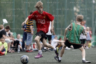 Gdansk Zaspa. Pilkarski turniej dzikich druzyn Do przerwy...