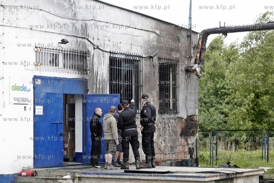 Pozar w punkcie odbioru towaru sklepow OLE OLE i RTV...