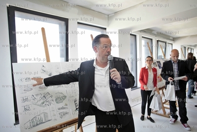 Uroczystosc prezentacji efektu pracy studentow i profesorow...