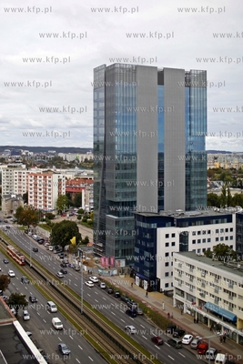 Budowa biurowca Neptun, realizowana przez amerykanska...
