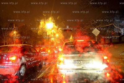 Jazda samochodem w warunkach zimowych gdanskimi ulicami....