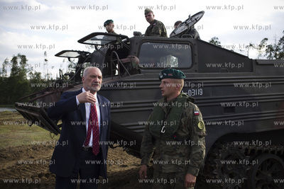 Skutki nawałnicy, która z piątku na sobotę przeszła...