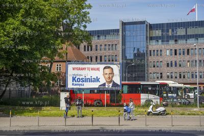 Gdańsk, ul. 3 Maja. Billboard wyborczy Władysława...