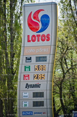 Gdansk. Nowo otwarta stacja benzynowa grupy Lotos....