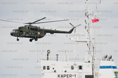 Zatoka Gdanska. Pokaz akcji odbijania zakladnikow ze...