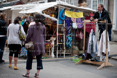 Gdansk. Ulica Szeroka. 752 Jarmark sw. Dominika.
Nz...