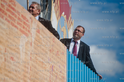 Gdansk. Brama Historyczna nr 2 Stoczni Gdanskiej. Stoczniowy...