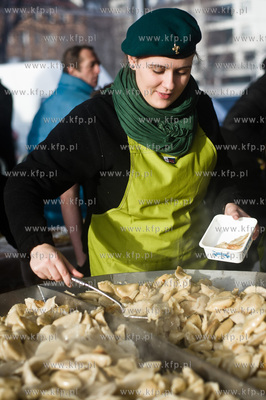 Gdansk. Targ Weglowy. XVIII Wigilia dla ubogich, samotnych...