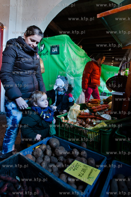 Gdynia. Zabytkowa wozownia w Parku Kolibki. Eko - Targi...