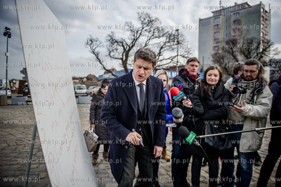 Gdansk. Plac Solidarnosci. Konferencja Janusza Palikota,...