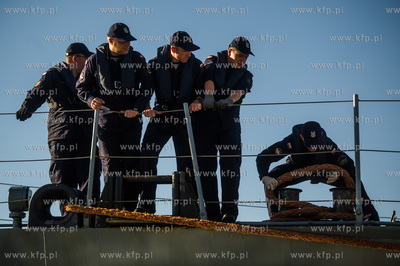 Port Wojenny w Gdyni Oksywiu. Przywitanie powracających...